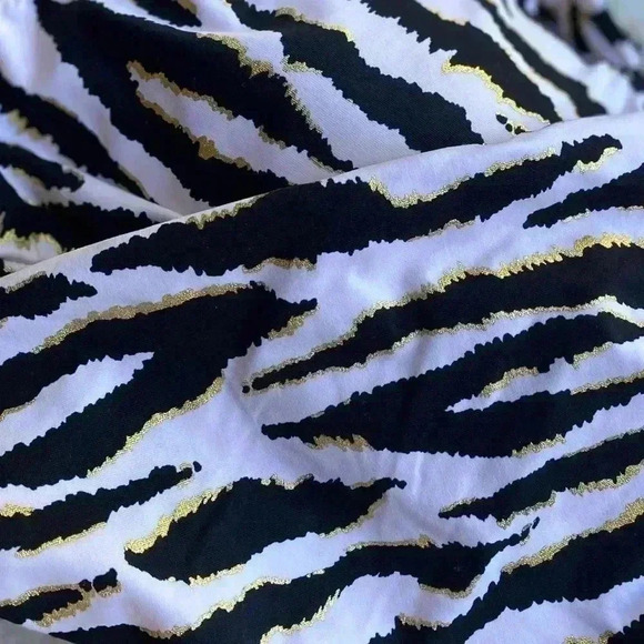 Carmen Marc Valvo Animal-Print Surplice One-Piece White Black Swimsuit Size 6 - Picture 8 of 9